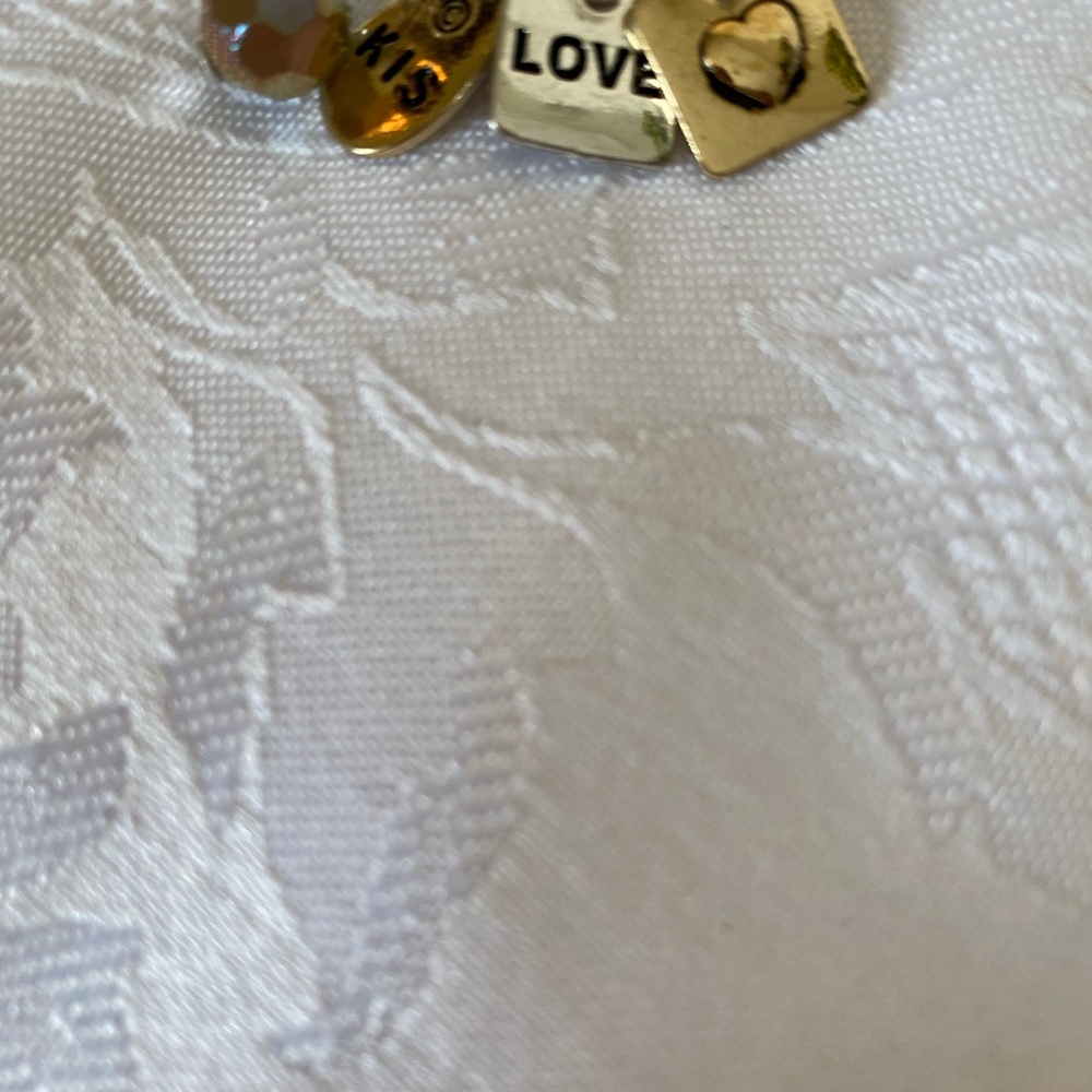 Kis Expandable Wire Bangle - Picture 3 of 3